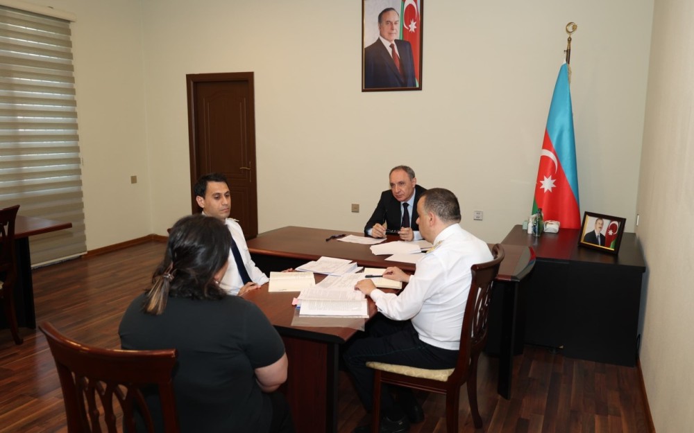 Baş prokuror Binəqədidə vətəndaşları qəbul etdi -FOTO